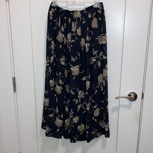 Women’s gathered floral skirt. Jones New York.
